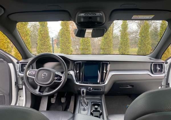 Volvo V60 cena 75800 przebieg: 118000, rok produkcji 2018 z Mielec małe 352